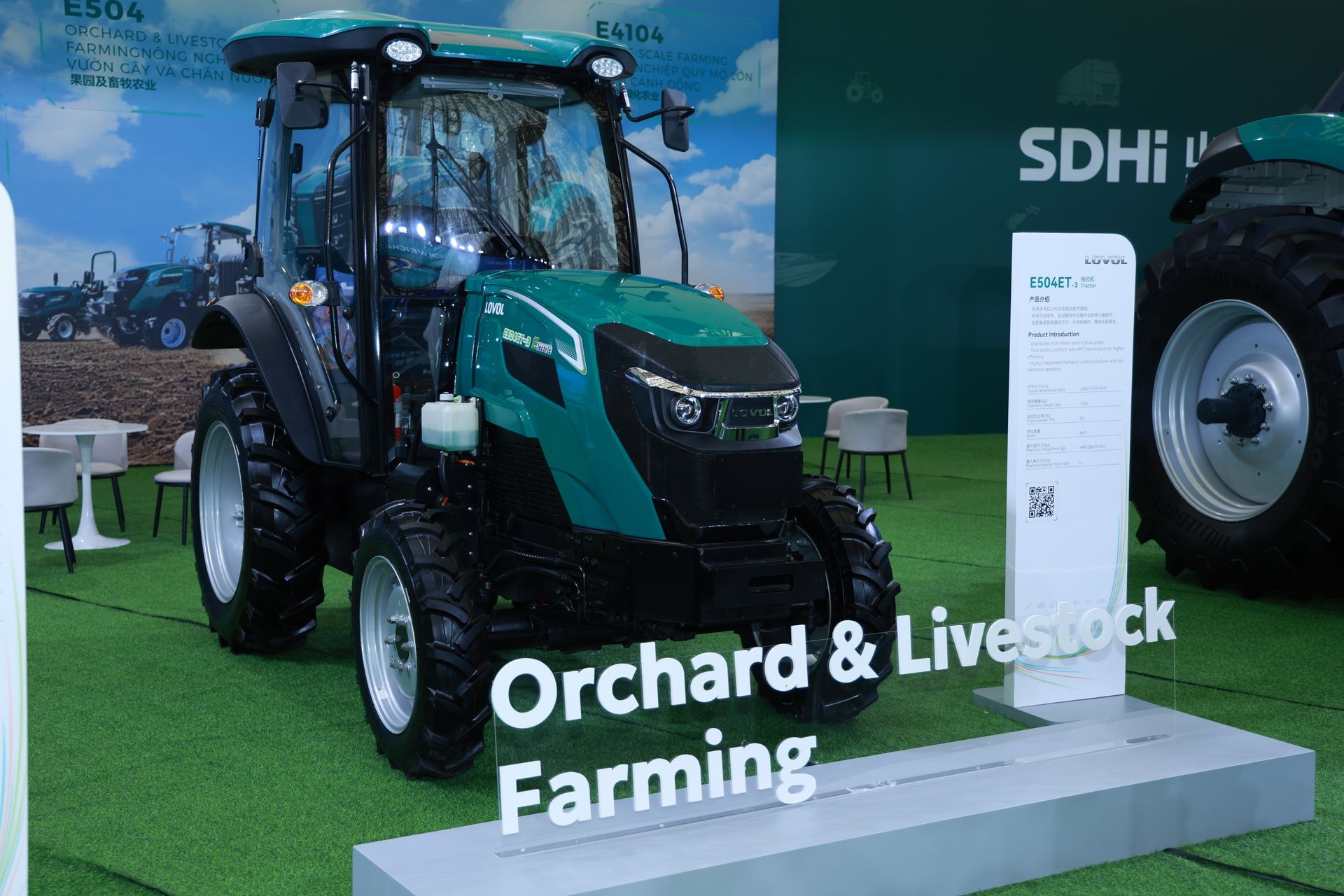 Tractor eléctrico Lovol E504ET-3 en la conferencia mundial de socios 2026 en Hanói